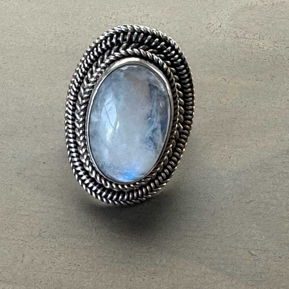 Large Moonstone Shield Ring - Picture 5 of 13